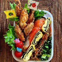 🐣焼鮭と手羽先唐揚げ弁当🐣|ヘルペイさん