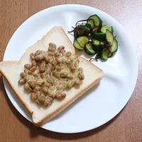 納豆パン、きゅうりの塩昆布漬け|ナナさん