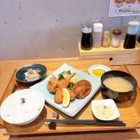 ミックスフライ定食| ちゃみこさん