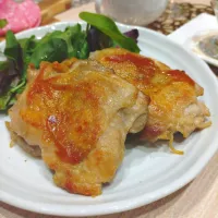 鶏もも肉のパリパリ焼き|あゆみ│ハレシピさん