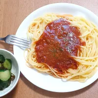 スパゲッティポロネーゼ、きゅうりの塩昆布漬け|ナナさん