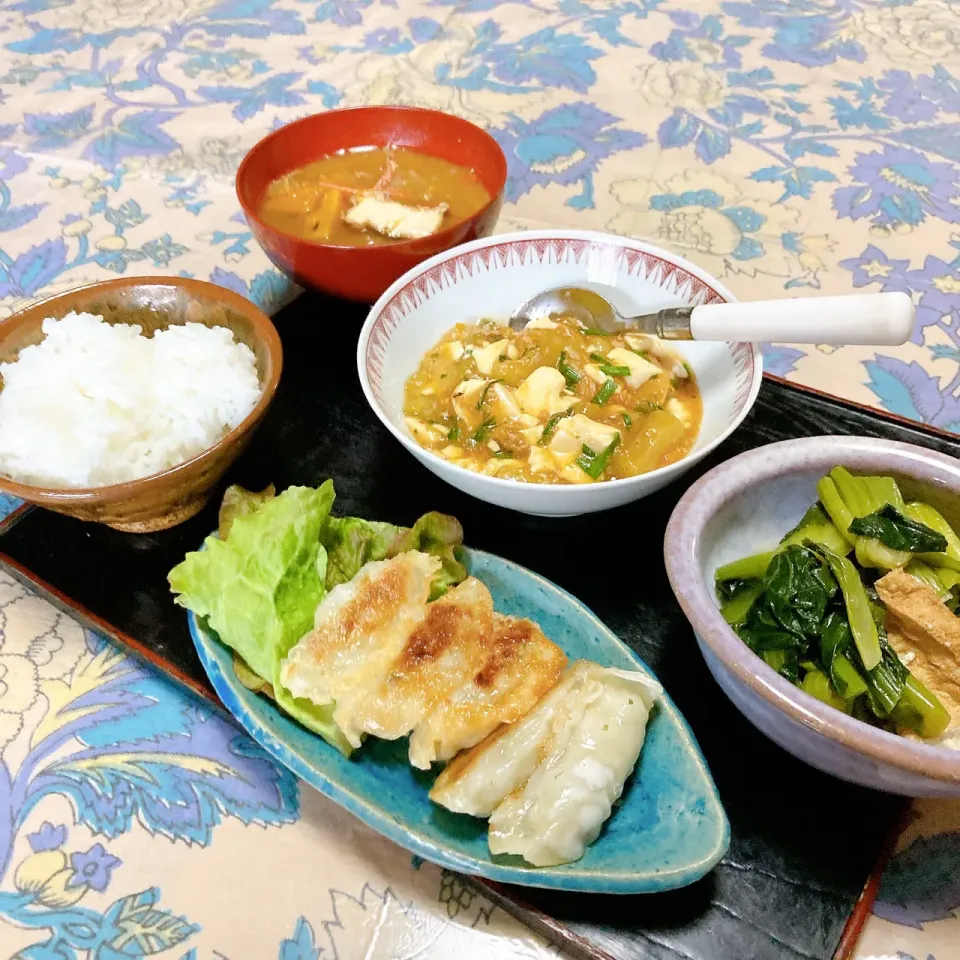 grandmaの晩ごはん☆ 今夜は茄子とキムチ入り麻婆豆腐
餃子
後は残りもので頂きます|kaoriさん