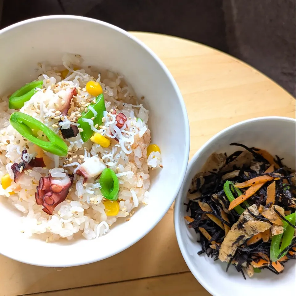 春っぽい洋風たこ飯✽炊き込み混ぜごはん仕様＆ひじき煮|mi_neneco♪さん