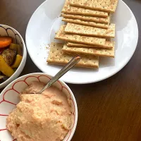 今日の晩ご飯@マンション・ベランダ・ビアガーデン⑤  タラモサラタとクラッカー|なびさん