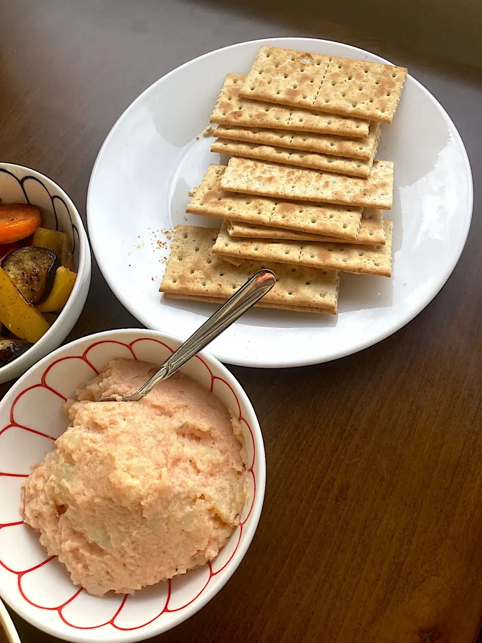 今日の晩ご飯@マンション・ベランダ・ビアガーデン⑤  タラモサラタとクラッカー|なびさん