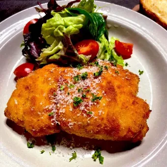 Snapdishの人気料理写真:鶏胸肉のコルドンブルー