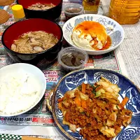 大豆ミートで野菜炒め、冷奴、新玉スープの残りにキノコ入れまくり😋|すかラインさん