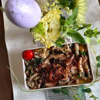 4/13❤︎主人の甘辛豚バラ炒めたまご焼き丼弁当🌱

＊ 豚バラ甘辛炒め（しめじ.ほうれん草）
＊ たまご焼き|Makinsさん