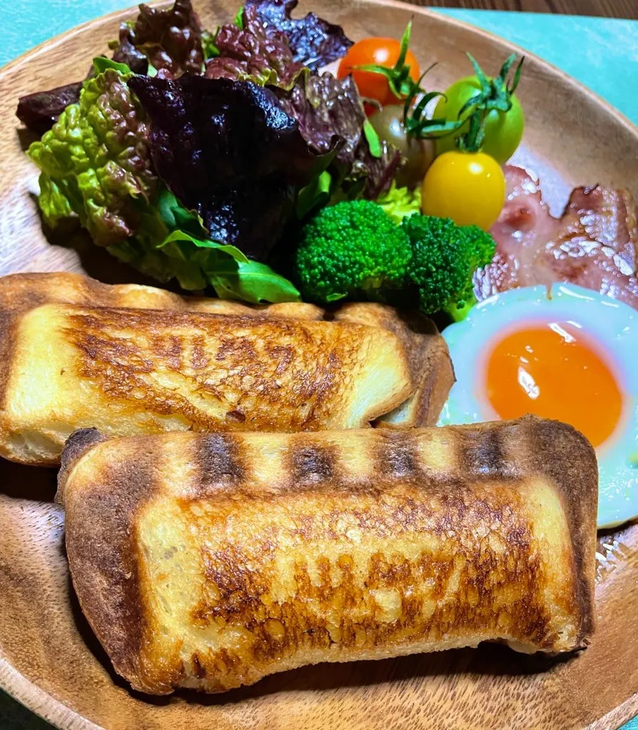キャンプ気分な朝食|しゅんしゅんさん