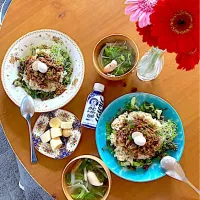 ドライカレー♡燻製ウインナーと野菜のスープ♡バナナ♡ヨーグルトドリンク|さくたえさん