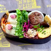 新玉ねぎの肉詰め、アサリ生姜煮、タラのバジル焼き、キャロット・ラペ、出し巻き卵・・|めみさん