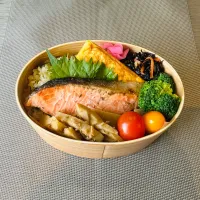 "高菜ご飯と焼鮭"息子弁当|kazuさん