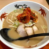 旨み醤油豚骨らーめんにキムチトッピング|しのぶさん