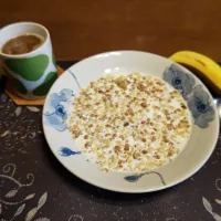 Calbeeフルグラ、ホットコーヒー、バナナ(朝ご飯)| enarinさん