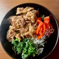 生姜焼きとしらす丼|にゃふてんさん