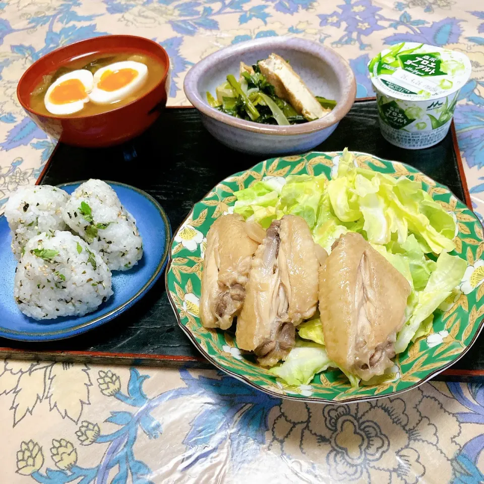 grandmaの晩ごはん☆ 今夜は鶏の手羽先を焼きました。おにぎりは花山椒とワカメ、ゴマでにぎりました
花山椒…美味しいなぁ〜😋|kaoriさん