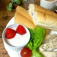 クッキー＆クリームロールパンモーニング|besさん