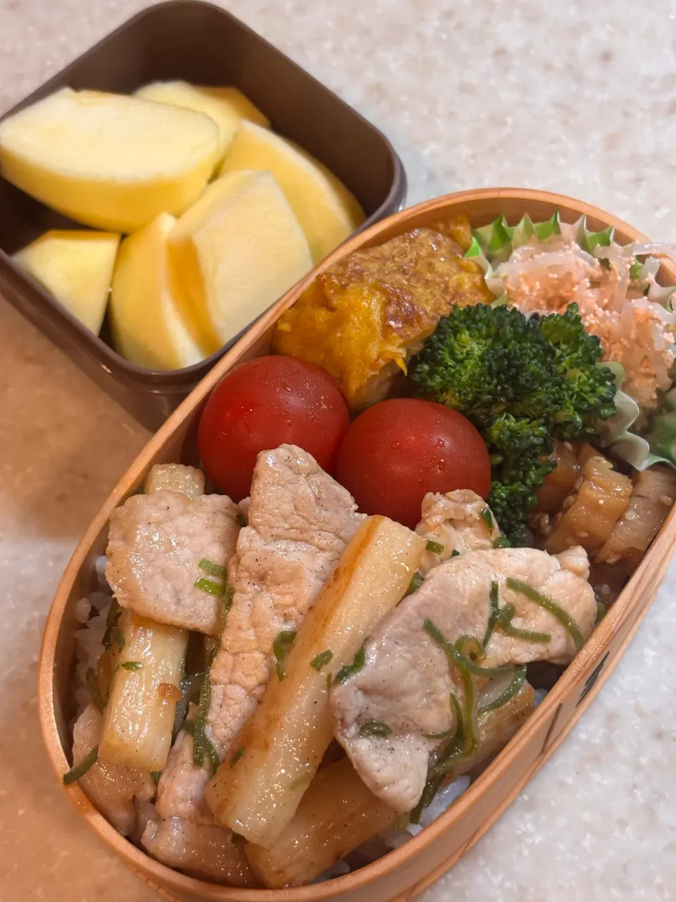 娘お弁当（豚肉と長芋のポン酢炒め）|takezooさん