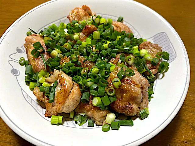 鳥🐓モモ肉の塩焼き❗️٩(๑❛ᴗ❛๑)۶✨|サソリさん