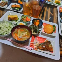 鯖の味噌煮定食です✨|rikako♪。.:＊さん