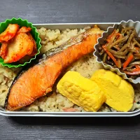 今日の自家製弁当（炊き込みご飯に、焼鮭など）|Mars＠釜飯作り研究中さん