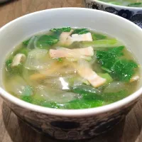 白菜のとう立ち菜とベーコンのスープ|古尾谷りかこさん