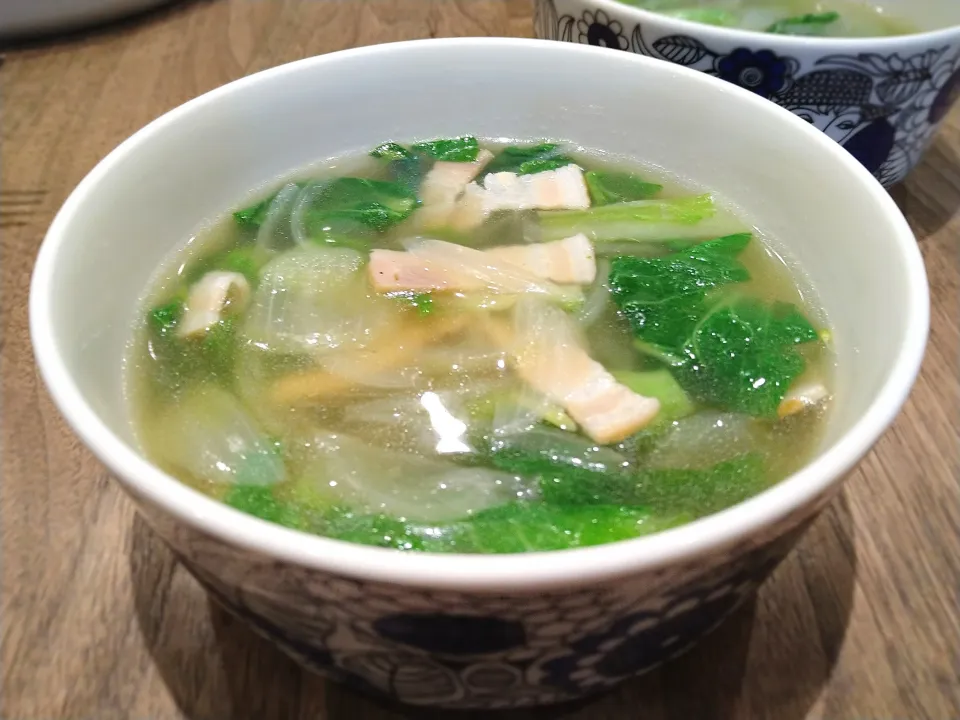 白菜のとう立ち菜とベーコンのスープ|古尾谷りかこさん