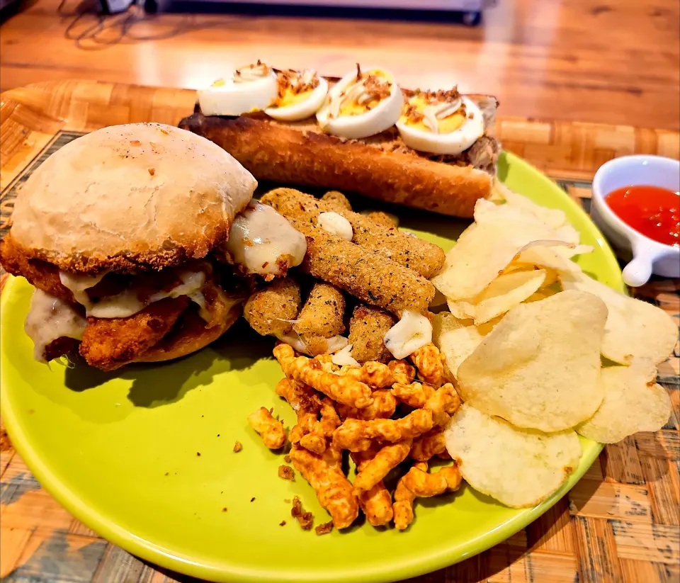 Chicken burger and tuna sandwich|KWAII69さん