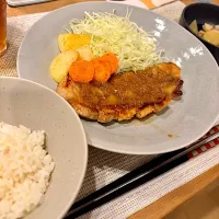 夕食（4/14）
＊豚ステーキ（新玉ねぎソース）
＊付け合わせ（芋にんじんキャベツ）
＊大根煮物
＊ごはん|さっちんさん