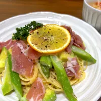 生ハムとアボカドとアスパラのクリームパスタ|n_nさん