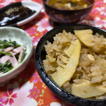 Snapdishの人気料理写真:お焦げ付き筍ごはん