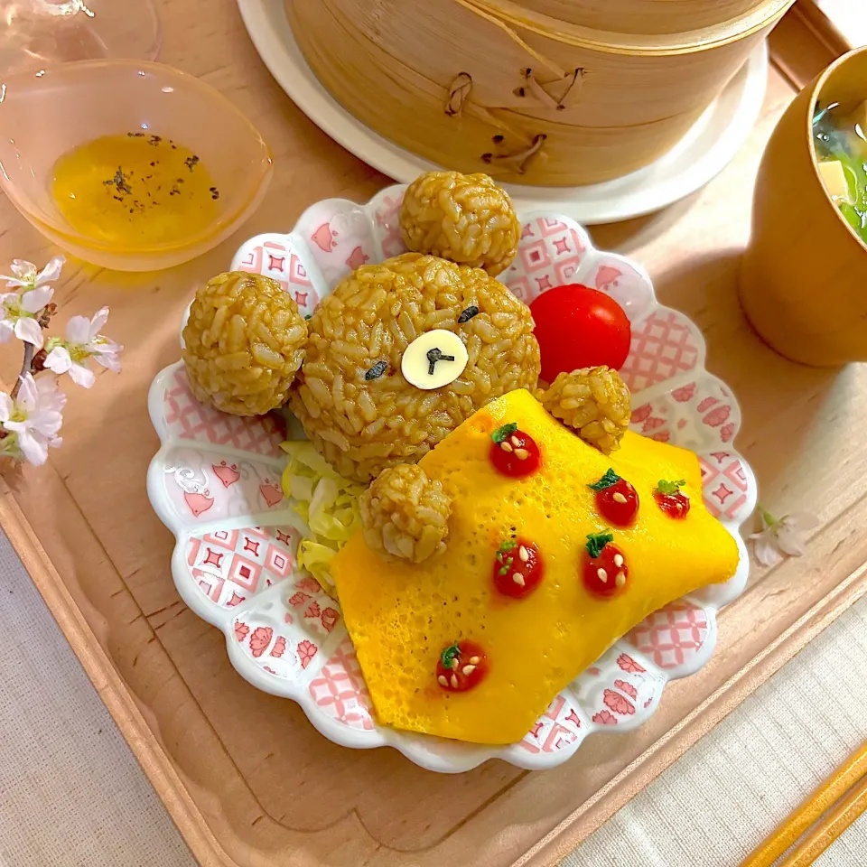 おやすみリラックマのオムカレーごはん🐻|すずさん