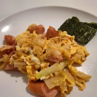 ウインナー、玉ねぎ、たまごを焼いただけ|テツさん