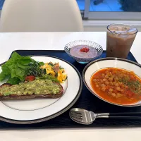 おはよう❤️昨日早く寝過ぎた息子が珍しく横で朝食🤣| Mayoさん