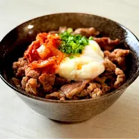 牛めし温玉のっけ