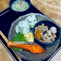 小松菜おむすびと焼き鮭|くまちゃんさん