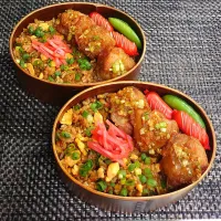 母とムスコのラブラブおソロ♪黒チャーハン＆油淋鶏弁当|からあげビールさん