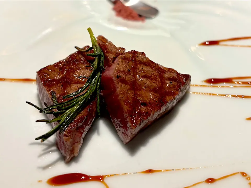 ⑦4月14日・［焼肉コース😋みたいな感じ］・小さなシャトーブリアン❣️笑（焼いた後）|山勝さん