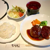 過日のランチ                                                             『ベーシックハンバーグ・ポークカツ』|mottoさん