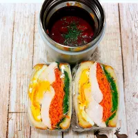 🥪昼【自分弁：レモンペッパーチキンサンド】🍋🐔|Laniさん