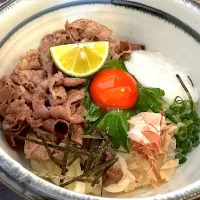 国産牛の牛玉とろろ醤油うどん🥩| buhizouさん