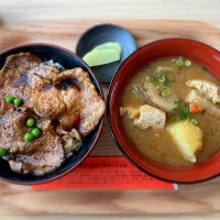 豚丼（三枚）と豚汁@豚丼のぶたはげ 道の駅おとふけ店|morimi32さん
