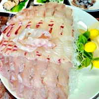 Sashimi Plate  (활어) & Assorted Seafood Side Dishes (해산물 스끼다시)|J. PARKさん