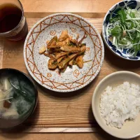 水菜のサラダ、鶏肉と長ネギの中華炒め、ナスとわかめの味噌汁|ゆき☕✨さん