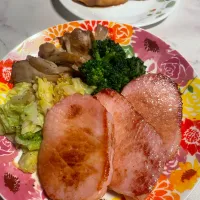 今夜はハムステーキとさわらの煮付け|めんちゃんさん