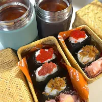 おにぎり弁当🍙　筋子醤油漬け　ちりめん山椒　梅　.生姜甘酢　具沢山トマトスープ|まゆさん