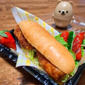 Snapdishの人気料理写真:🍀コロッケサンド弁当