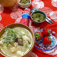 お鍋の残りスープに椎茸とササミと筍ご飯を入れて卵とじの雑炊に🌱|さくたえさん