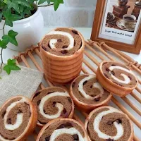 カフェモカチョコの渦巻きラウンドパン☺️🌀|あみさん