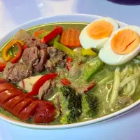 牛すじグリーンカレーうどん🐮|マニラ男さん